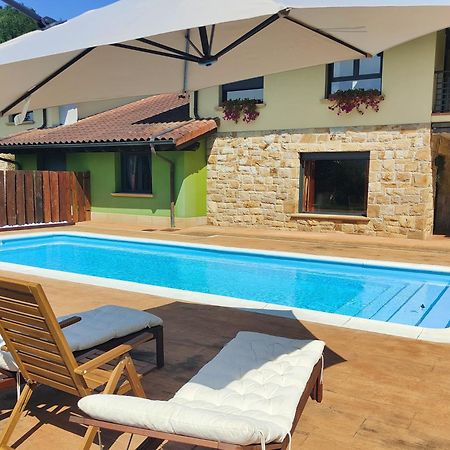 Chalet Con Piscina Climatizada En La Naturaleza Areatza Kültér fotó
